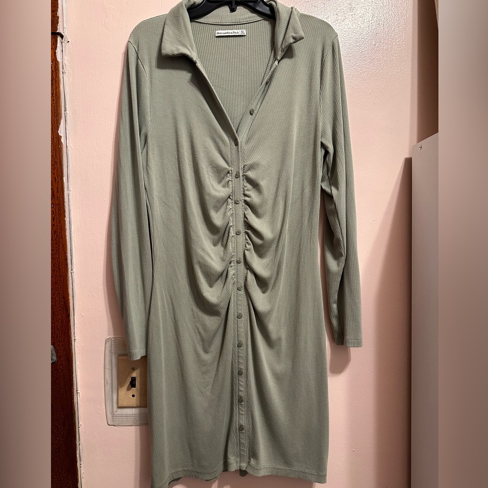 USED Abercrombie & Fitch Rouch front button down dress